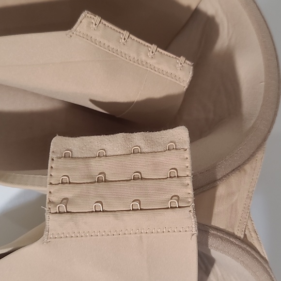 48D | Cacique | lightly lined full coverage bra - Picture 12 of 14